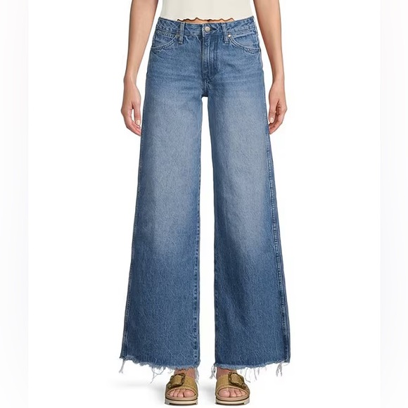 Wrangler Denim - 269. Wrangler Worldwide Wide Leg Raw Hem Jeans